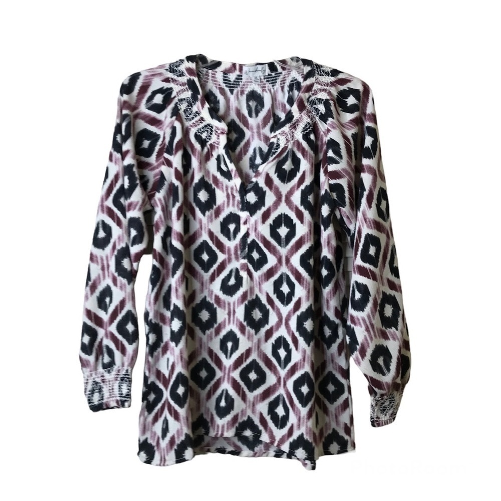 Wonderly Womens Size XS Split‎ Neck Geometric Print Top Tonal Pullover Smocking